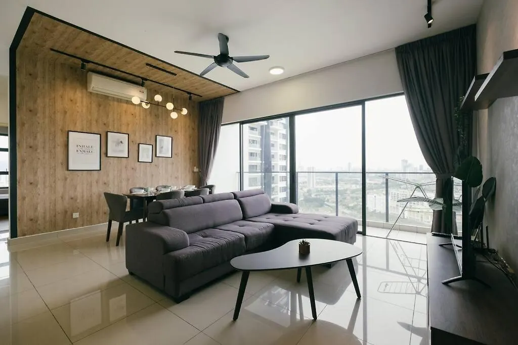 Apartment Lakeville Residence 3Br5Pax Batucave Pool 500Mbps Kuala Lumpur Malaysia